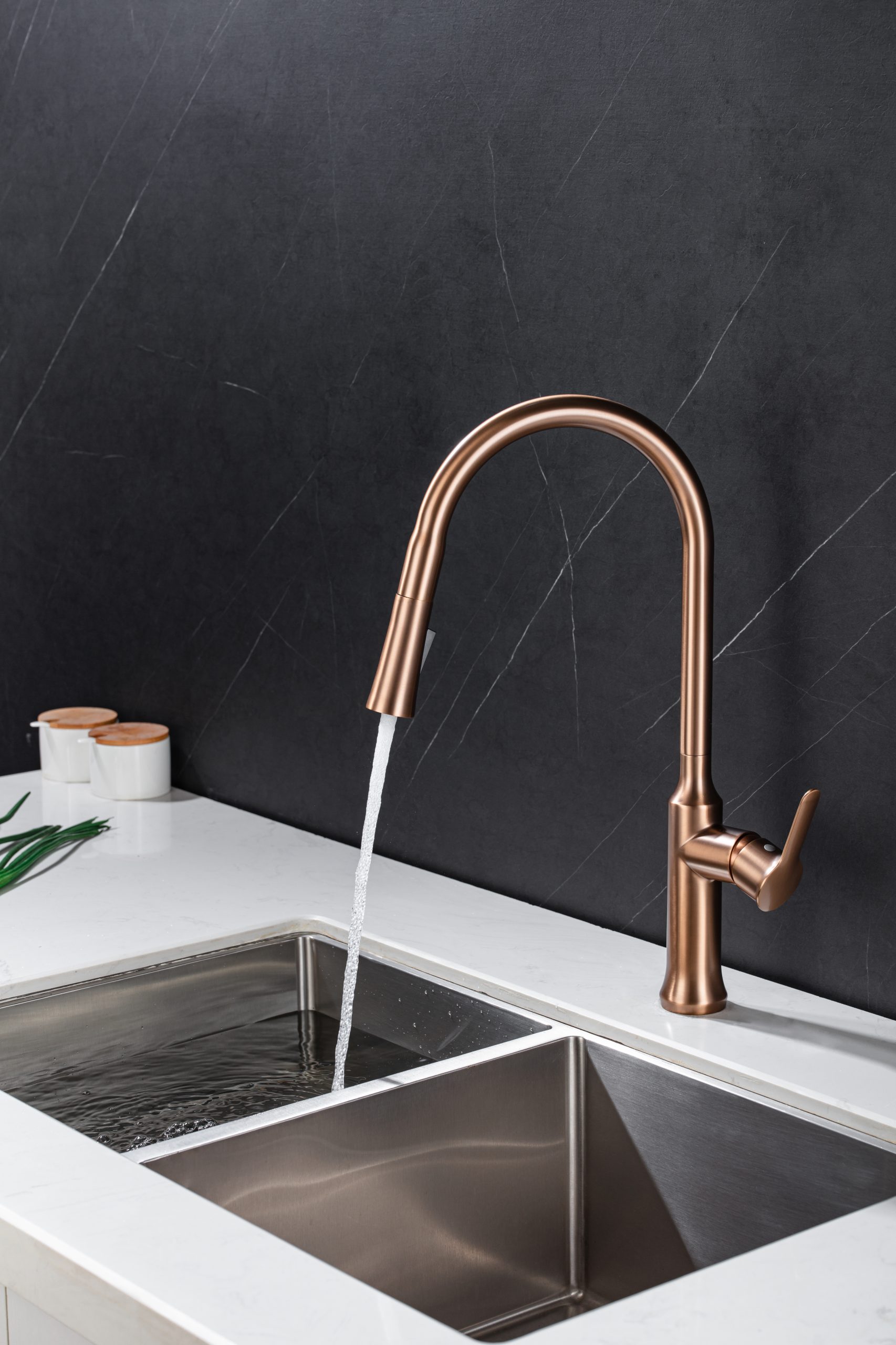 Modern Tall Gooseneck Pullout Kitchen Faucet For Home & Commercial Kitchen Wholesale