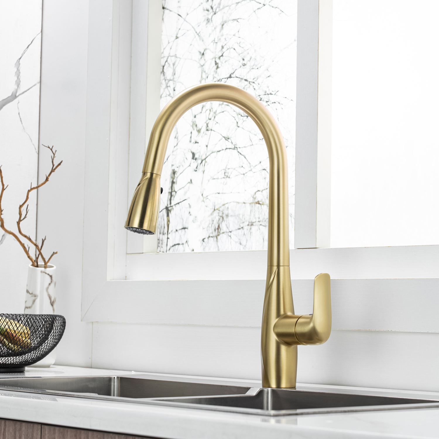 Modern Matte Black Single Handle Pulldown Kitchen Sink Faucet, Power Boost and Reflex Docking System
